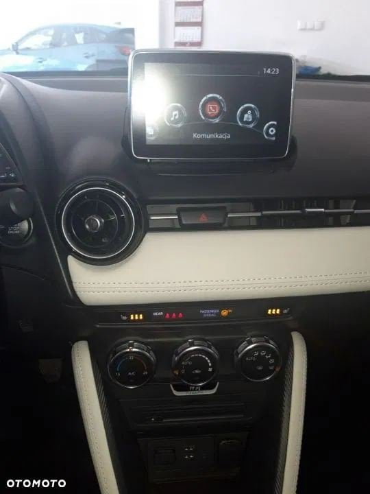 Mazda 2 kurtyny powietrza, ABS, BSM, klimatyzacja